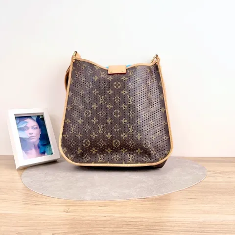 Bolsa de ombro Louis Vuitton Perforé Musette de edição limitada