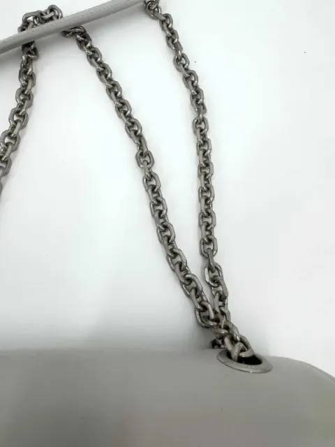 Bolsa Celine C em couro de bezerro liso cinza claro com alça de corrente