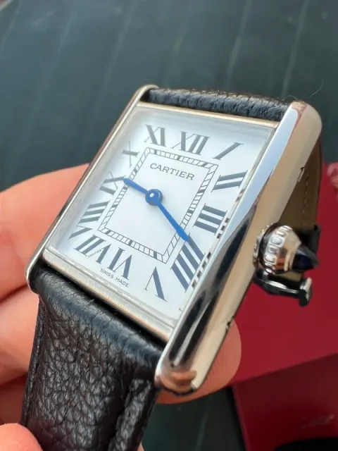 O tanque Cartier deve ser grande