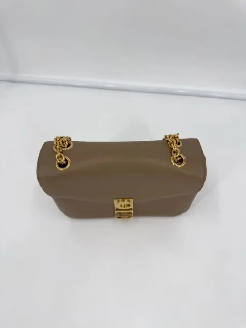 Bolsa Celine C em couro de bezerro liso camelo com alça de corrente