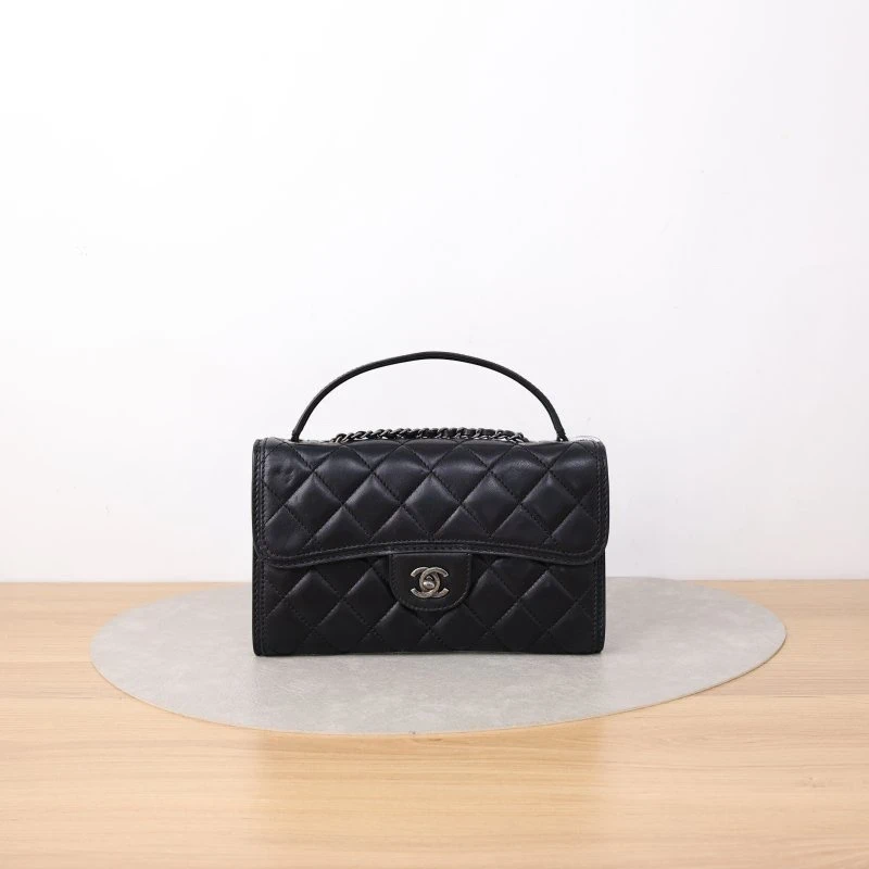 Bolsa de ombro clássica atemporal Chanel de edição limitada
