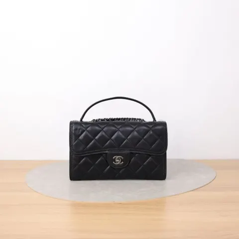 Bolsa de ombro clássica atemporal Chanel de edição limitada