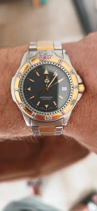 TAG Heuer 4000 Series Professional 200m — Réf. WF1122-K0