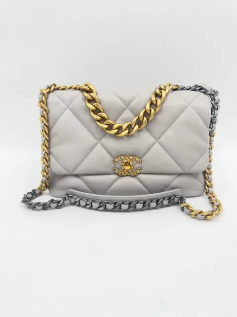 Bolsa Chanel 19 – Pele de cordeiro cinza marfim