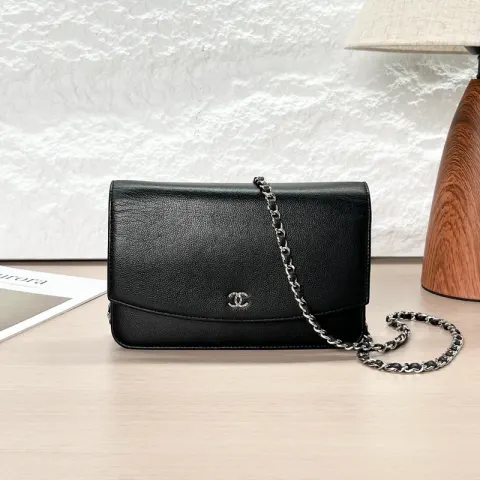 Bolsa de ombro clássica atemporal Chanel WOC
