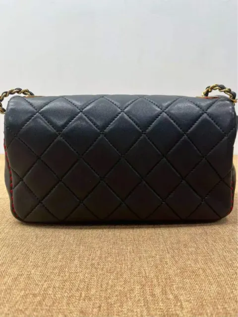 Bolsa de ombro clássica atemporal Chanel de edição limitada