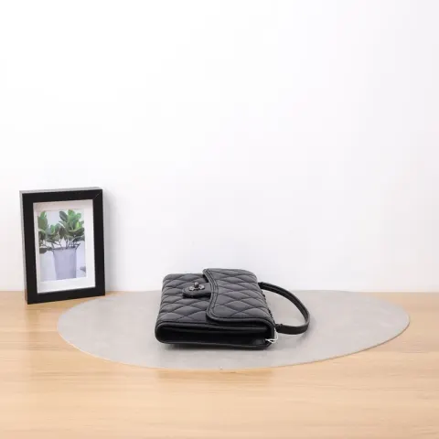 Bolsa de ombro clássica atemporal Chanel de edição limitada