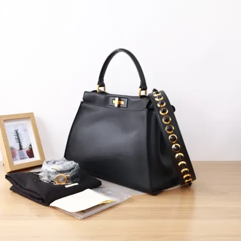 Bolsa grande Fendi Peekaboo