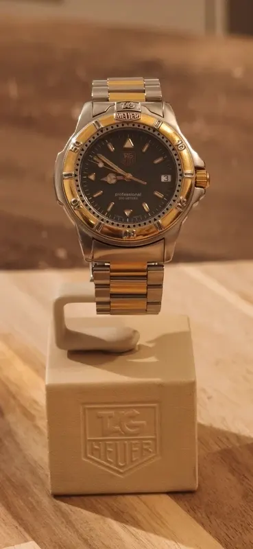 TAG Heuer 4000 Series Professional 200m — Réf. WF1122-K0