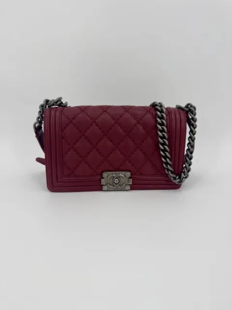 Bolsa Chanel Boy cor de vinho em couro de bezerro acolchoado