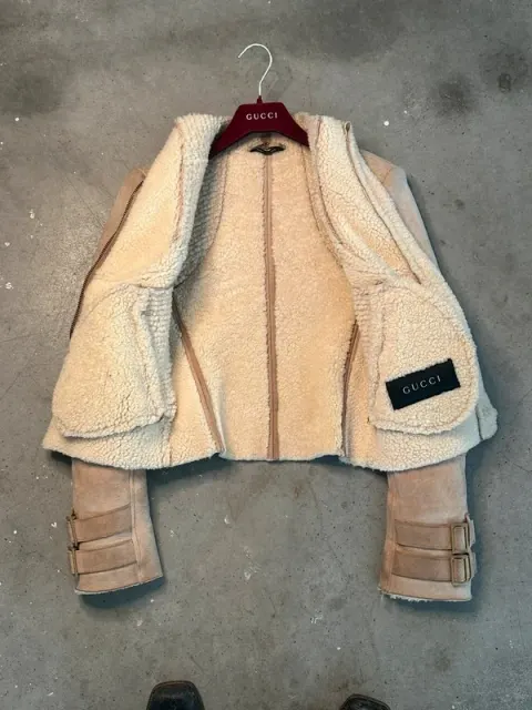 arquivo vintage gucci by tom ford 2003 jaqueta estruturada de shearling