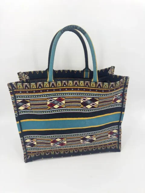 Dior Book Tote Grand modelo – Edição Limitada 2019