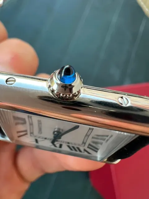 O tanque Cartier deve ser grande