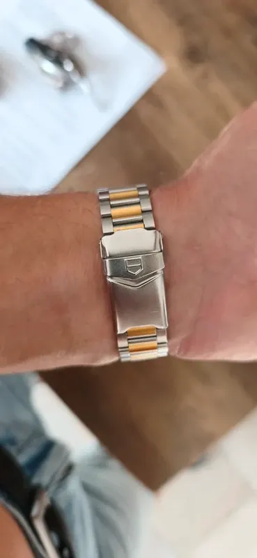 TAG Heuer 4000 Series Professional 200m — Réf. WF1122-K0