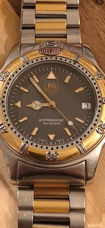 TAG Heuer 4000 Series Professional 200m — Réf. WF1122-K0