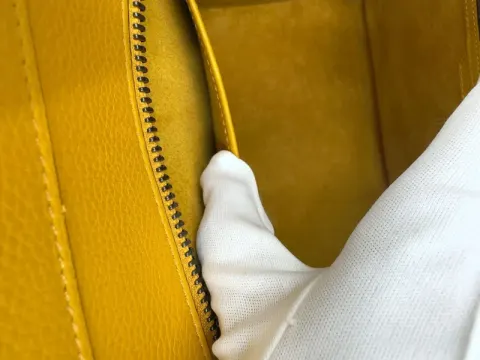 Bolsa de bagagem Celine em couro de bezerro 100% ocre açafrão