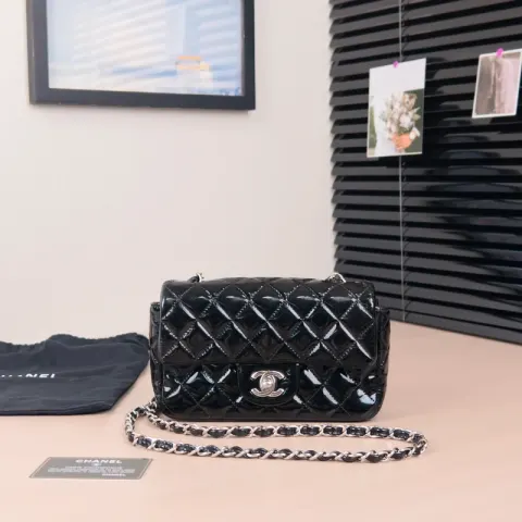 Chanel mini bolsa de ombro clássica atemporal