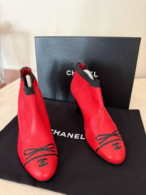 Botte Chanel