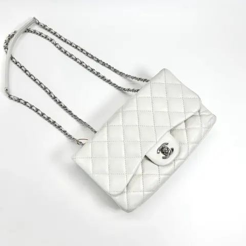 Bolsa de ombro sazonal clássica atemporal Chanel