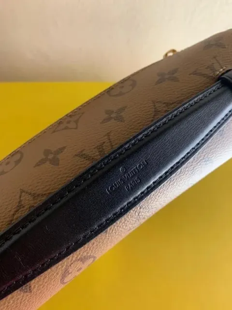 Louis vuitton metis reverso