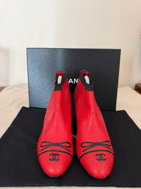 Botte Chanel
