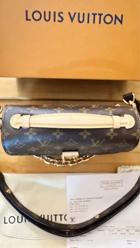 Louis Vuitton, Pochette Metis Leste Oeste.