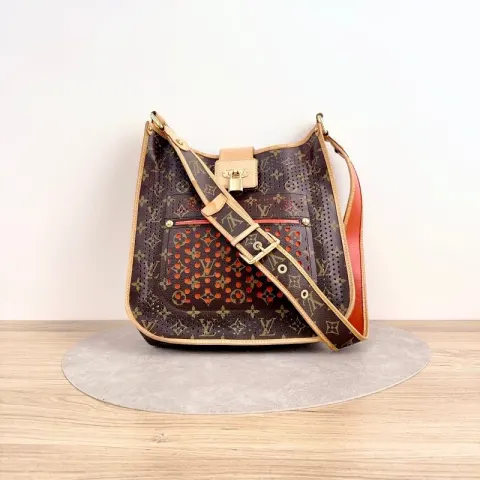 Bolsa de ombro Louis Vuitton Perforé Musette de edição limitada