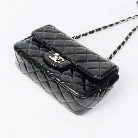 Chanel mini bolsa de ombro clássica atemporal