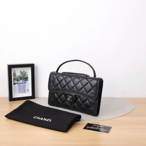 Bolsa de ombro clássica atemporal Chanel de edição limitada